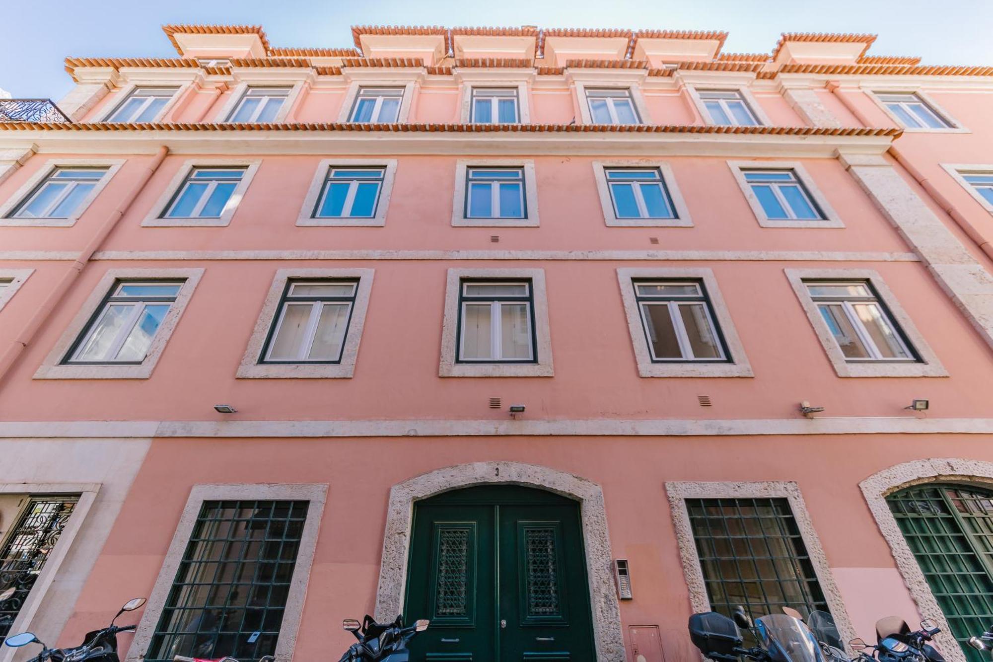 Apartamento Chiado 2 Bedroom Elegant *